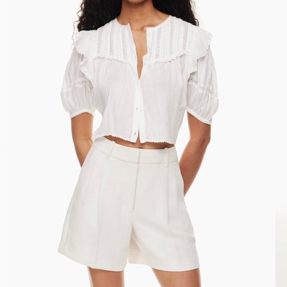 White Aritzia shorts Effortless